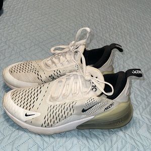 Nike Women’s Air Max 270 in color white and black, size 8.